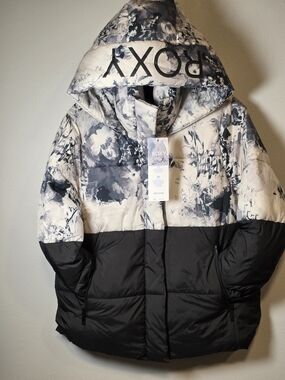 Roxy Two-Tone Floral Hooded Puffer Jacket in White and Black